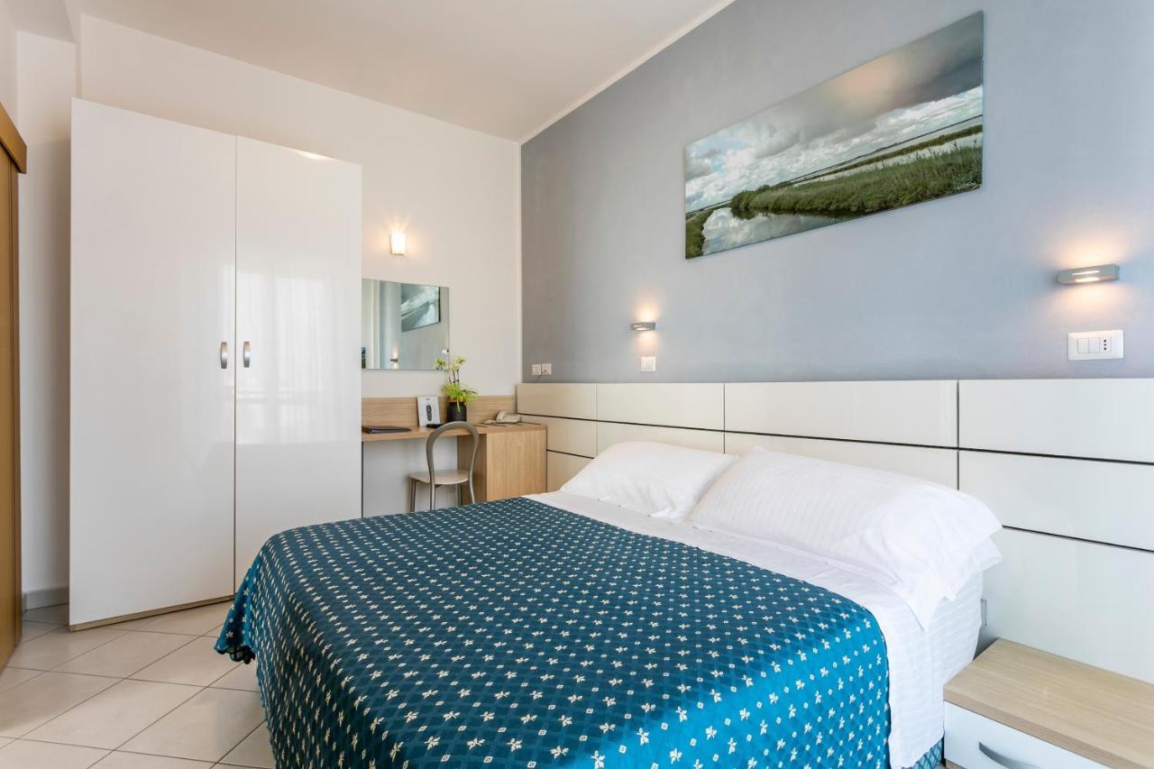 Hotel Baya - In Centro, Sul Mare Milano Marittima Exterior foto