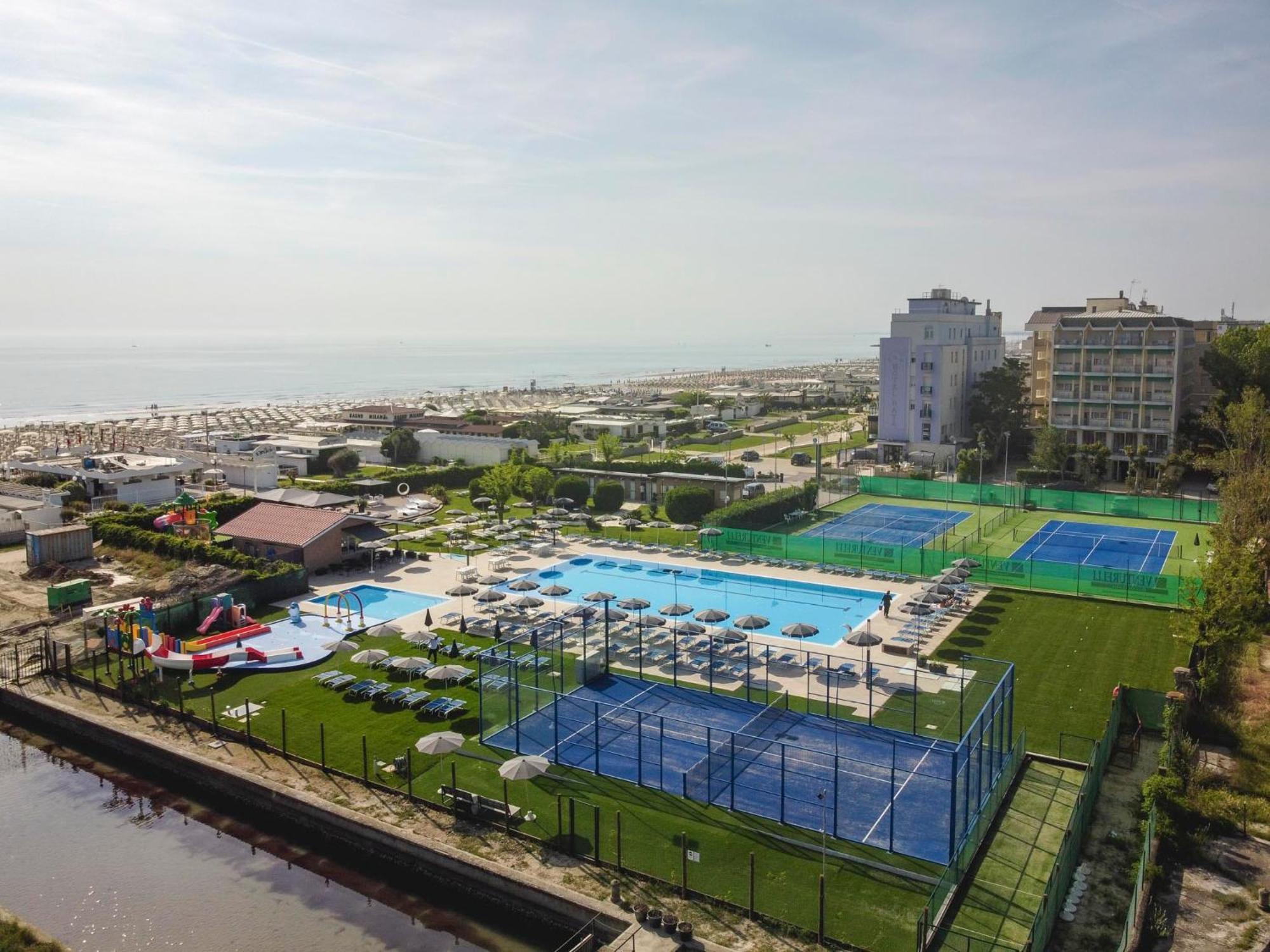 Hotel Baya - In Centro, Sul Mare Milano Marittima Exterior foto